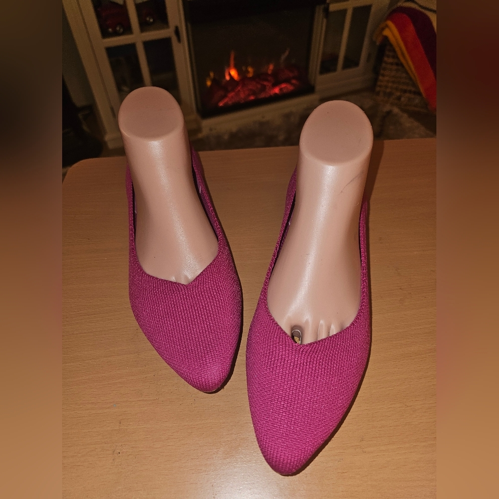 CORSO COMO Gorgeous Fuschia Flats 7.5M SUPER PRE-OWNED!